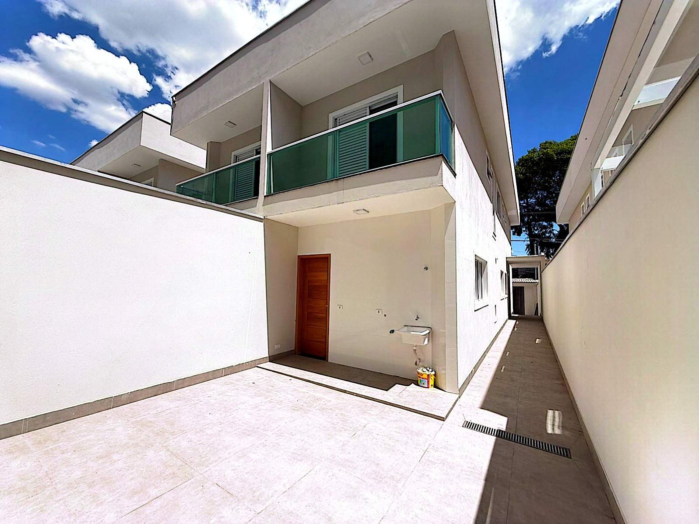 Fachada do sobrado à venda na Vila Barros, Guarulhos